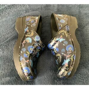 Dansko Blue Garden Floral Clogs 38 US 7.5 Nursing Work Shoes Comfort